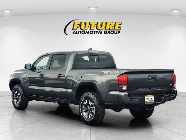 Used 2018 Toyota Tacoma TRD Off-Road w/ Technology Package AWD/4WD image 6