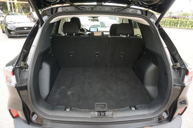 Certified 2021 Ford Escape SE w/ SE Sport Appearance Package FWD image 19