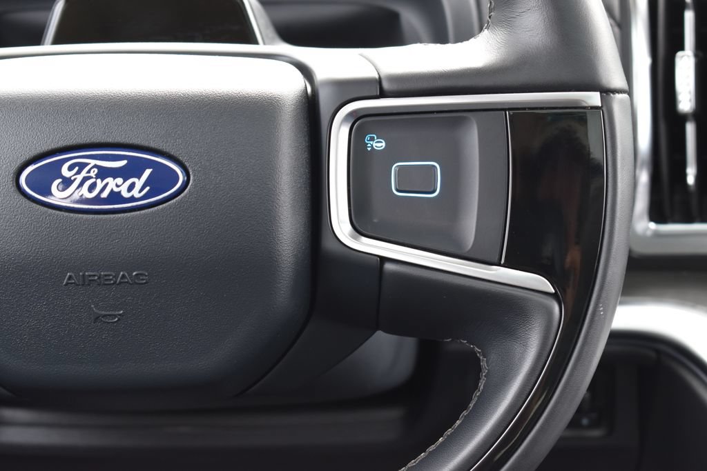Certified 2025 Ford Expedition Platinum AWD/4WD image 16