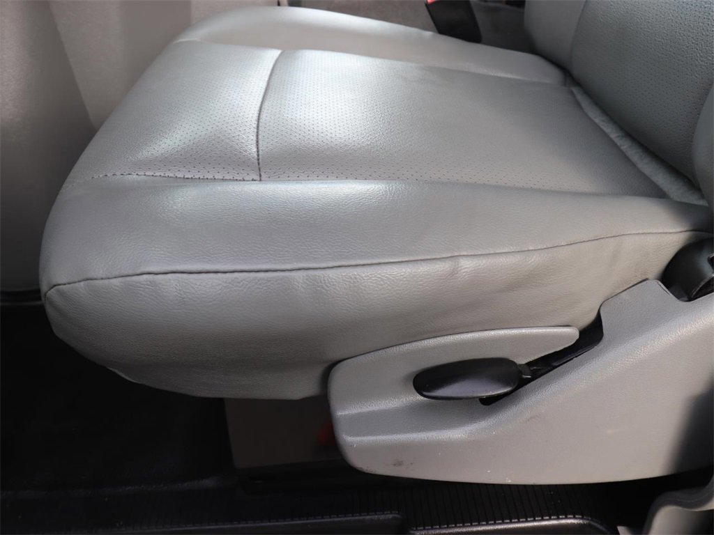 Certified 2022 Ford E-350 and Econoline 350 Super Duty w/ Power Windows & Locks Group image 17