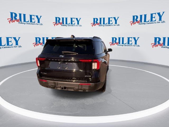 Certified 2025 Ford Explorer Active AWD/4WD image 8