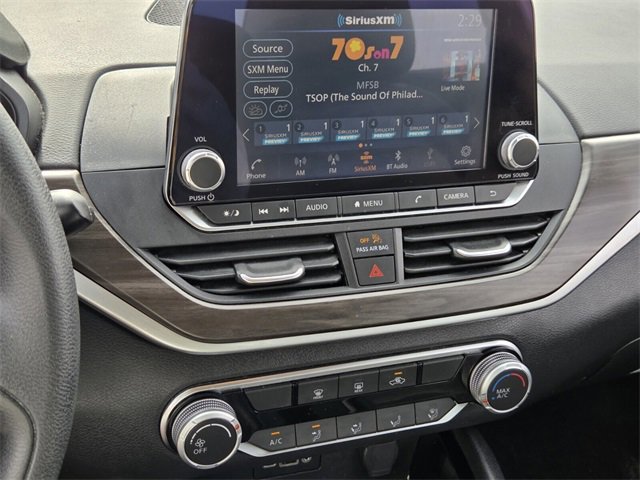 Used 2024 Nissan Altima 2.5 SV image 18