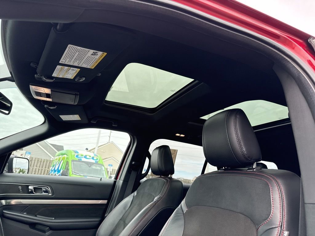 Certified 2019 Ford Explorer XLT w/ Equipment Group 202A AWD/4WD image 4