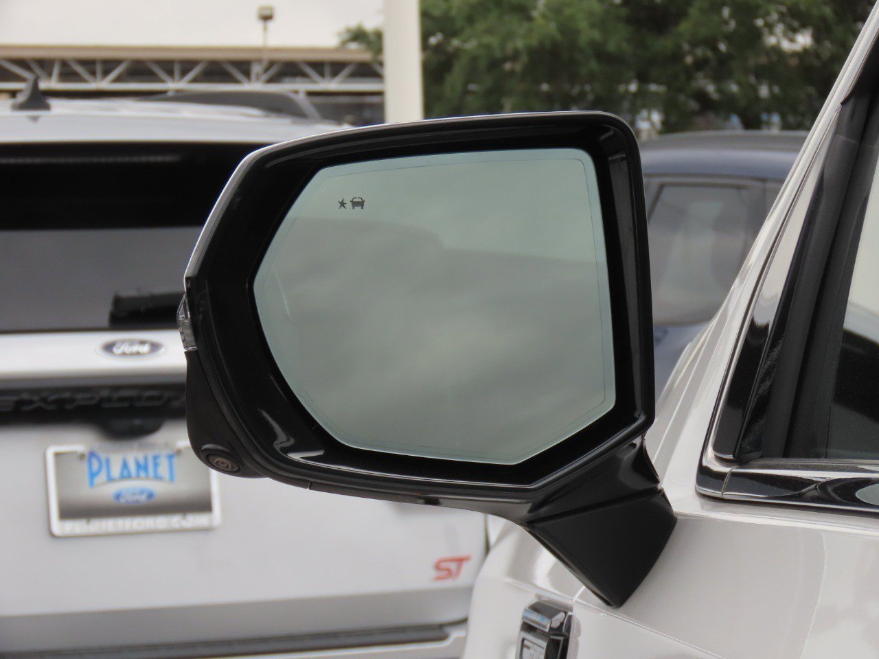 Used 2023 GMC Yukon XL Denali Ultimate AWD/4WD image 17