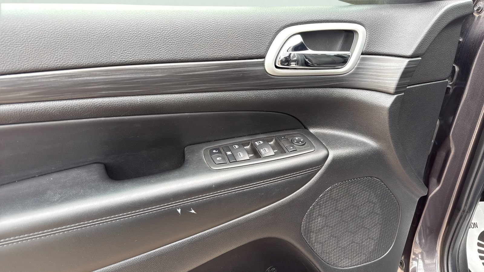 Used 2021 Jeep Grand Cherokee Laredo RWD image 11