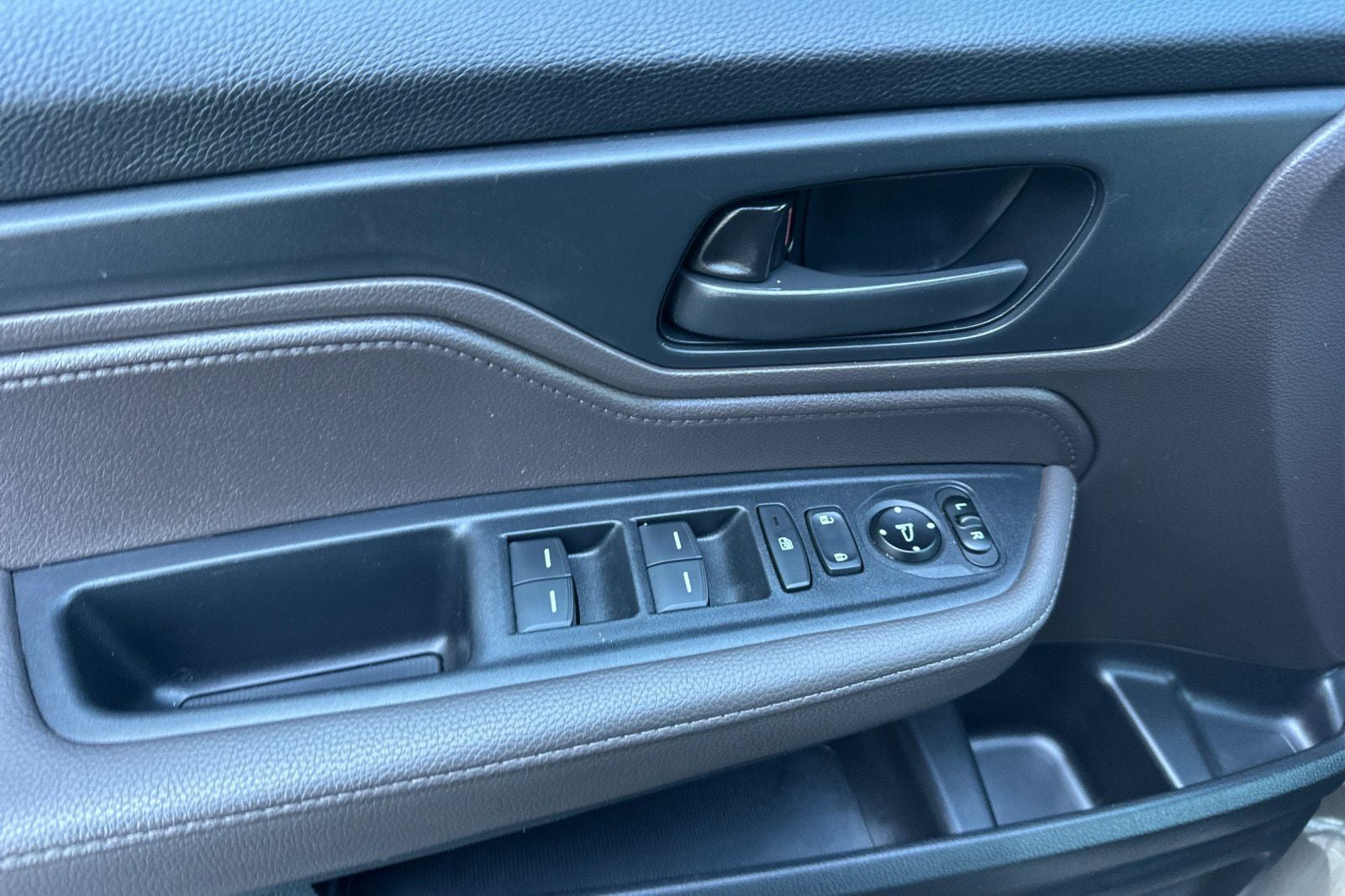 Used 2020 Honda Odyssey EX image 12