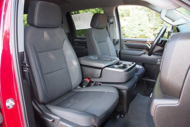 Used 2025 GMC Sierra 2500 SLE w/ Preferred Package AWD/4WD image 12