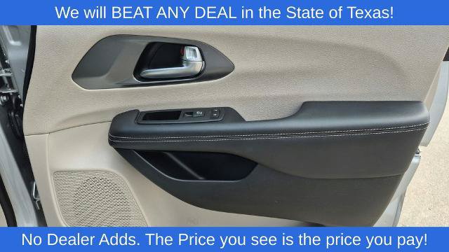 Used 2024 Chrysler Pacifica Touring-L FWD image 29
