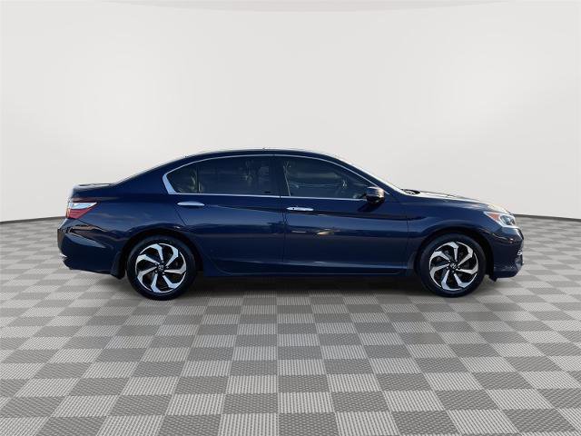 Used 2017 Honda Accord EX-L image 6