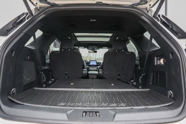 Certified 2023 Ford Explorer ST-Line w/ Class IV Trailer Tow Package image 18