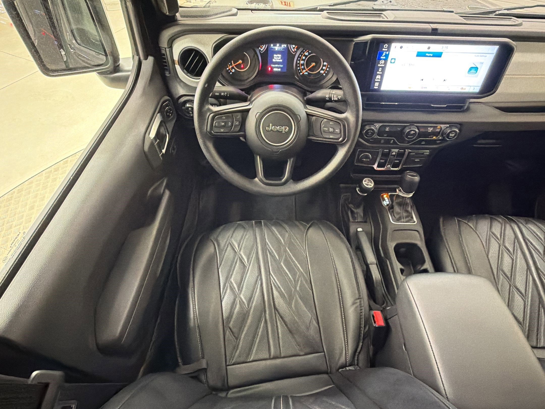 Used 2025 Jeep Gladiator Sport AWD/4WD image 26