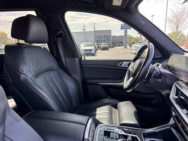 Used 2024 BMW X7 M60i w/ Executive Package image 11
