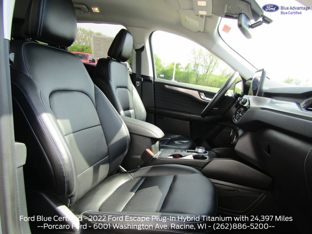 Certified 2022 Ford Escape Titanium FWD image 17