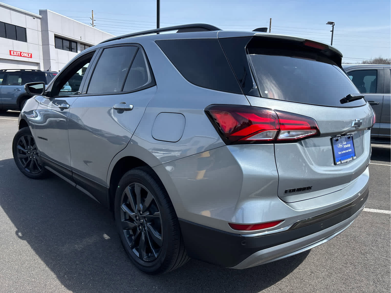 Used 2023 Chevrolet Equinox RS w/ RS Leather Package image 3