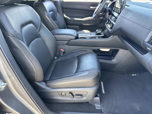 Used 2023 Nissan Pathfinder SL w/ SL Premium Package FWD image 11