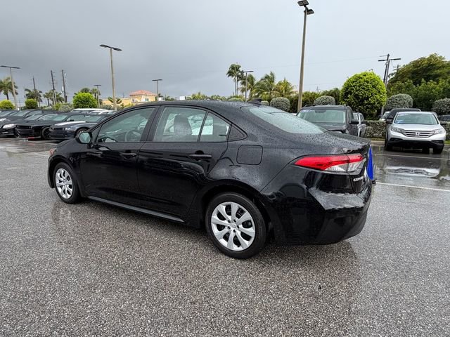 Used 2024 Toyota Corolla LE FWD image 5