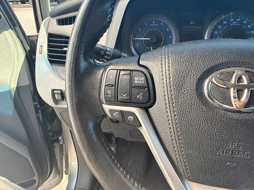 Used 2017 Toyota Sienna Limited FWD image 25