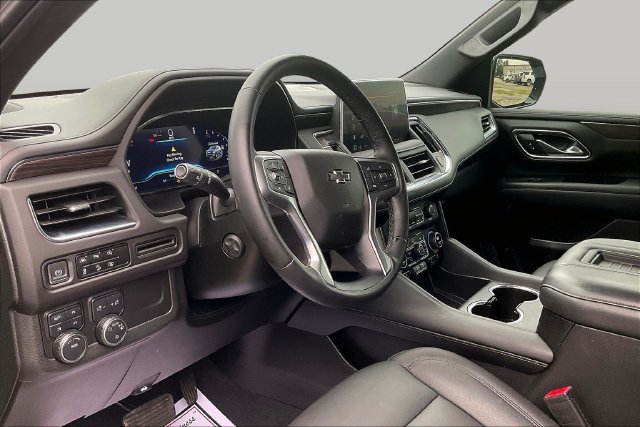 Used 2023 Chevrolet Tahoe Z71 w/ Luxury Package AWD/4WD image 15