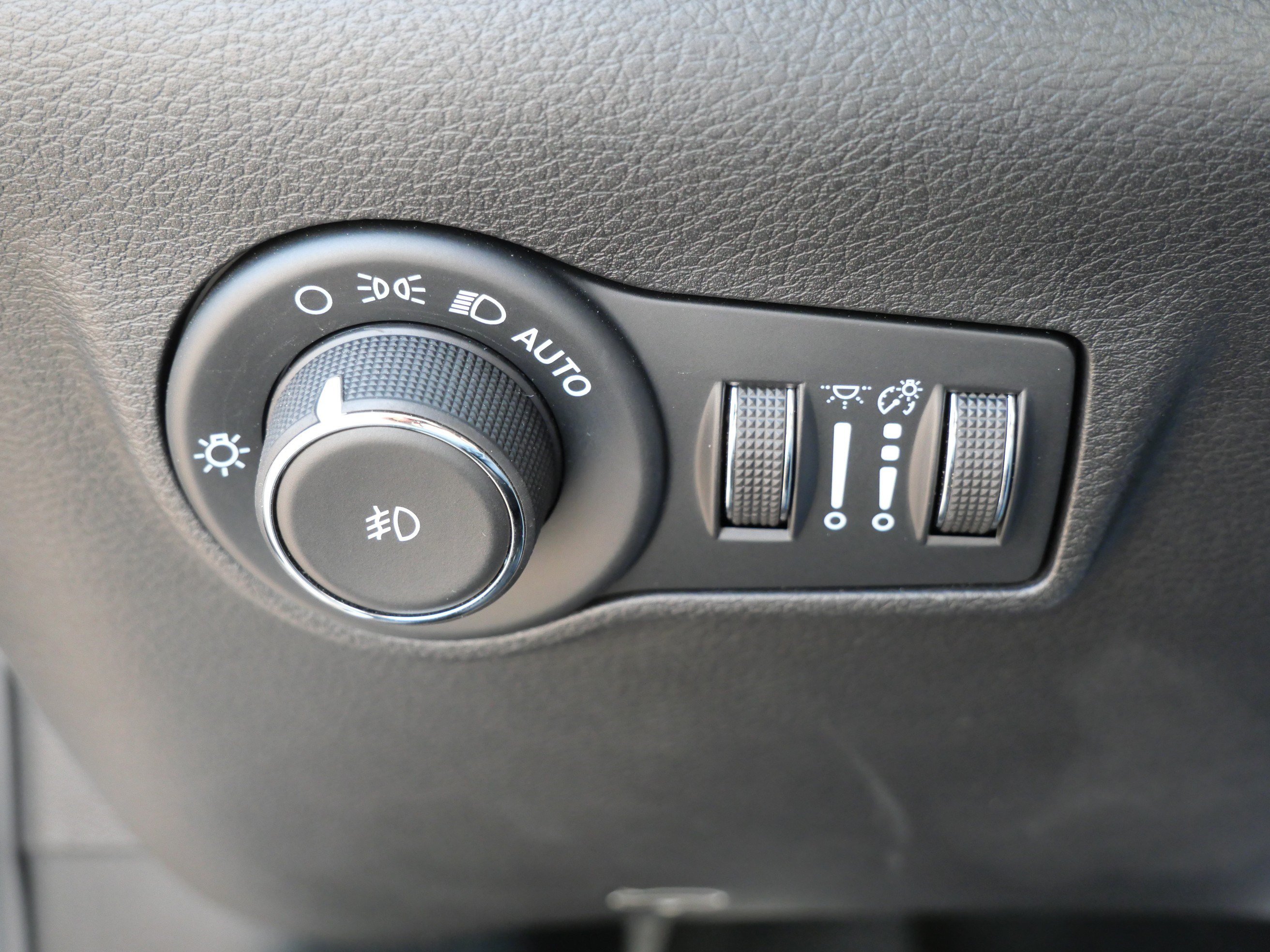 Used 2025 Jeep Compass Limited AWD/4WD image 26