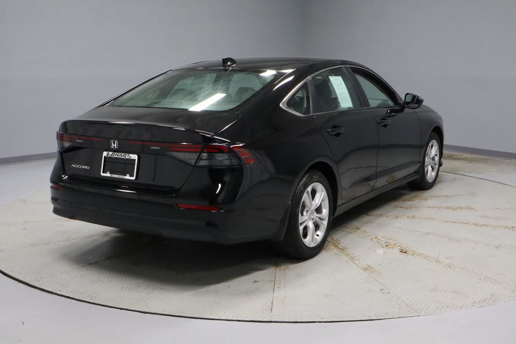 Used 2025 Honda Accord LX image 10