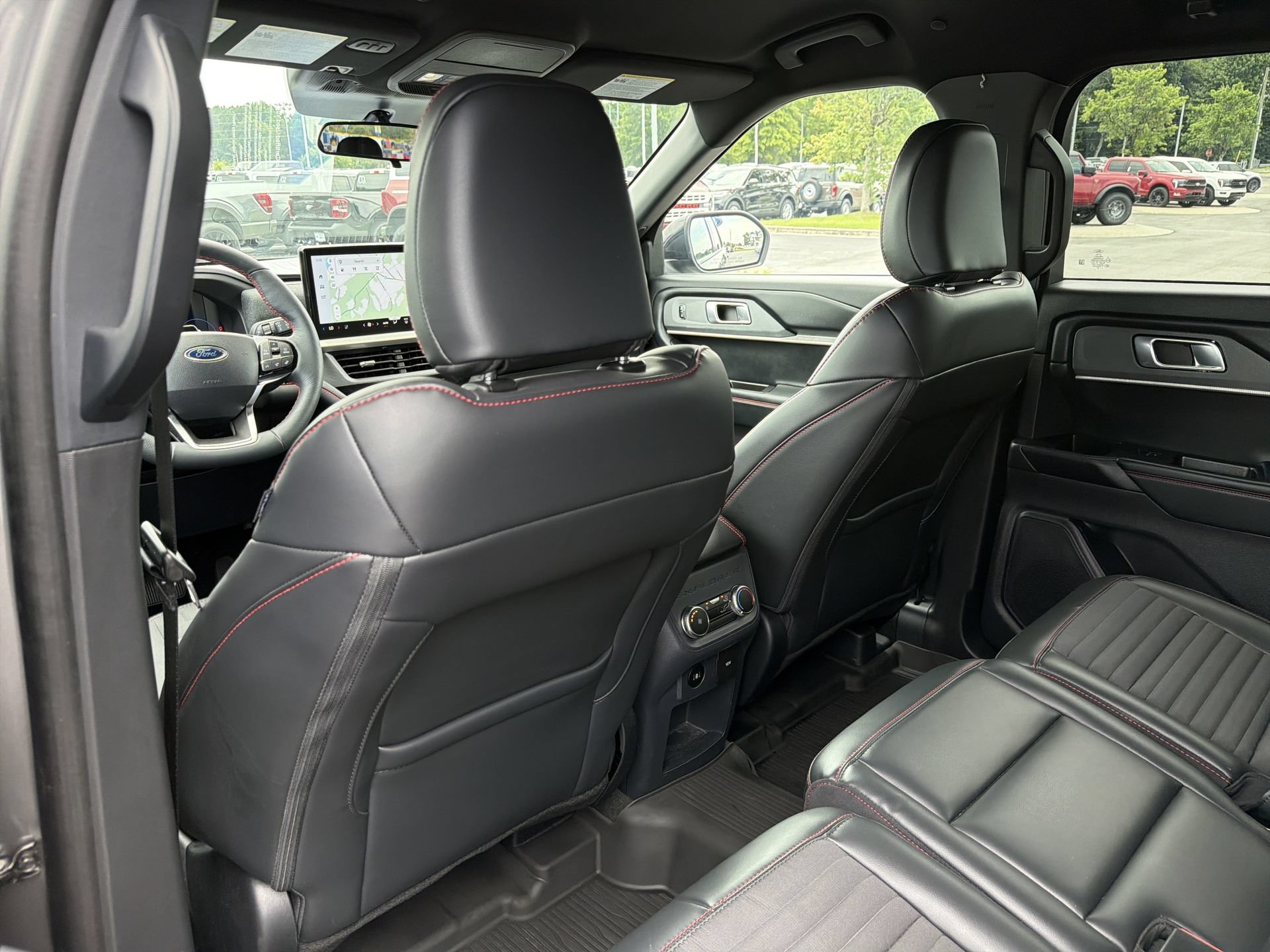 Certified 2025 Ford Explorer ST-Line RWD image 23