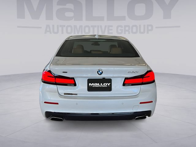 Used 2023 BMW 530i xDrive w/ Premium Package AWD/4WD image 4