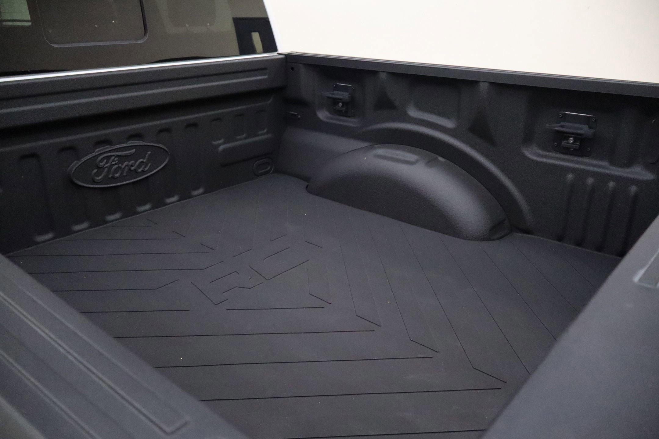 Certified 2020 Ford F150 Raptor w/ Equipment Group 801A Mid image 27