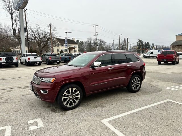 Used 2017 Jeep Grand Cherokee Overland w/ Jeep Active Safety Group image 4