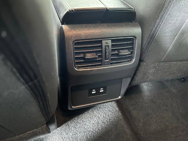 Used 2025 Nissan Rogue SV AWD/4WD image 15
