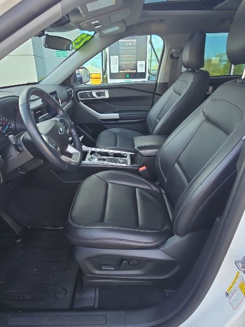 Certified 2023 Ford Explorer XLT w/ Equipment Group 202A AWD/4WD image 12