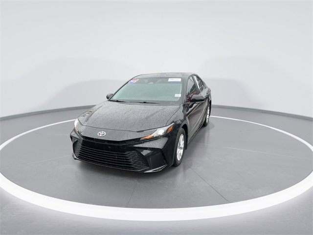 Used 2025 Toyota Camry LE image 2