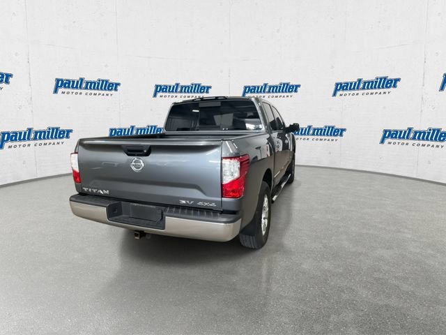 Used 2018 Nissan Titan SV AWD/4WD image 10