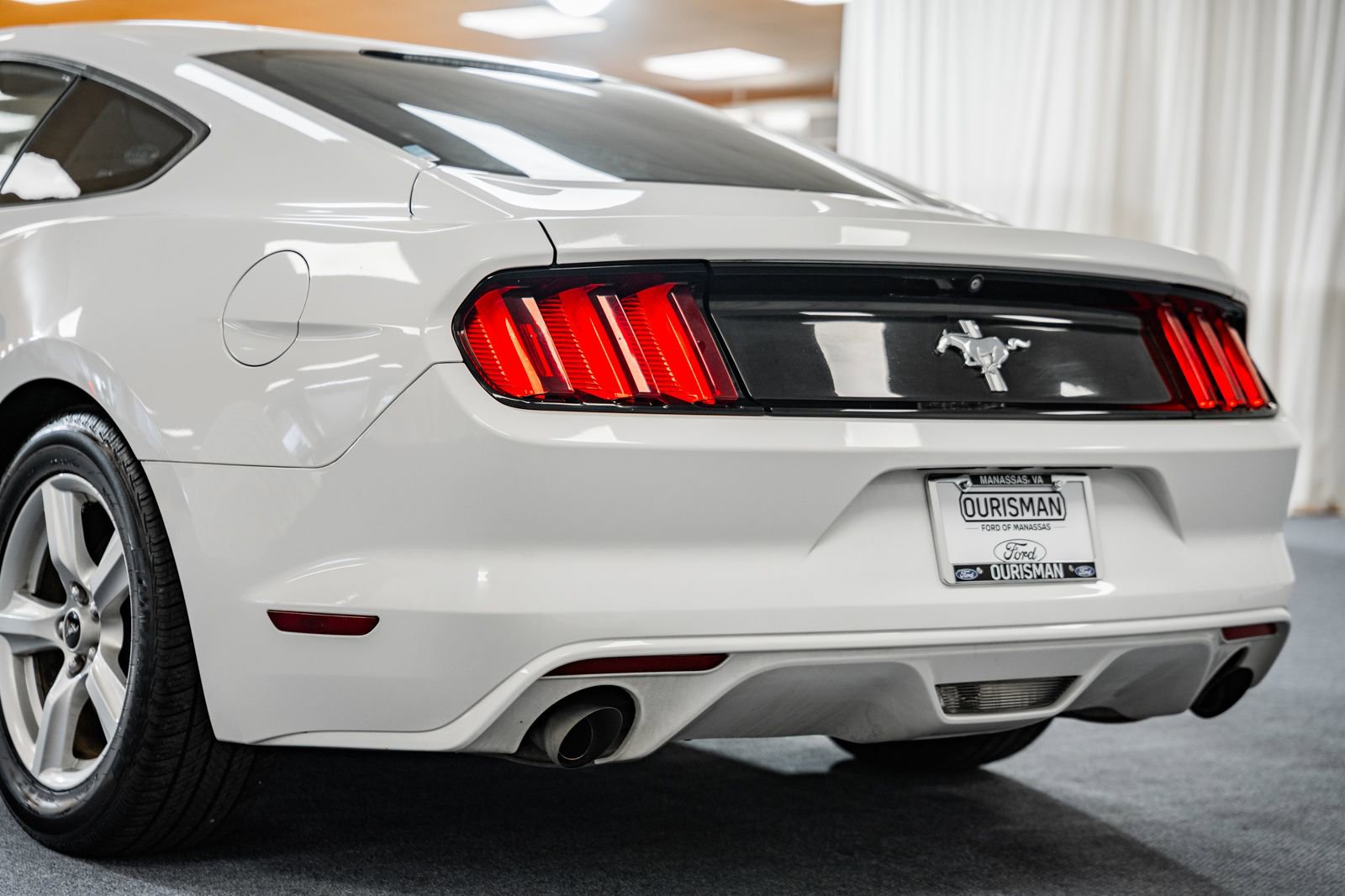 Certified 2017 Ford Mustang Coupe image 6