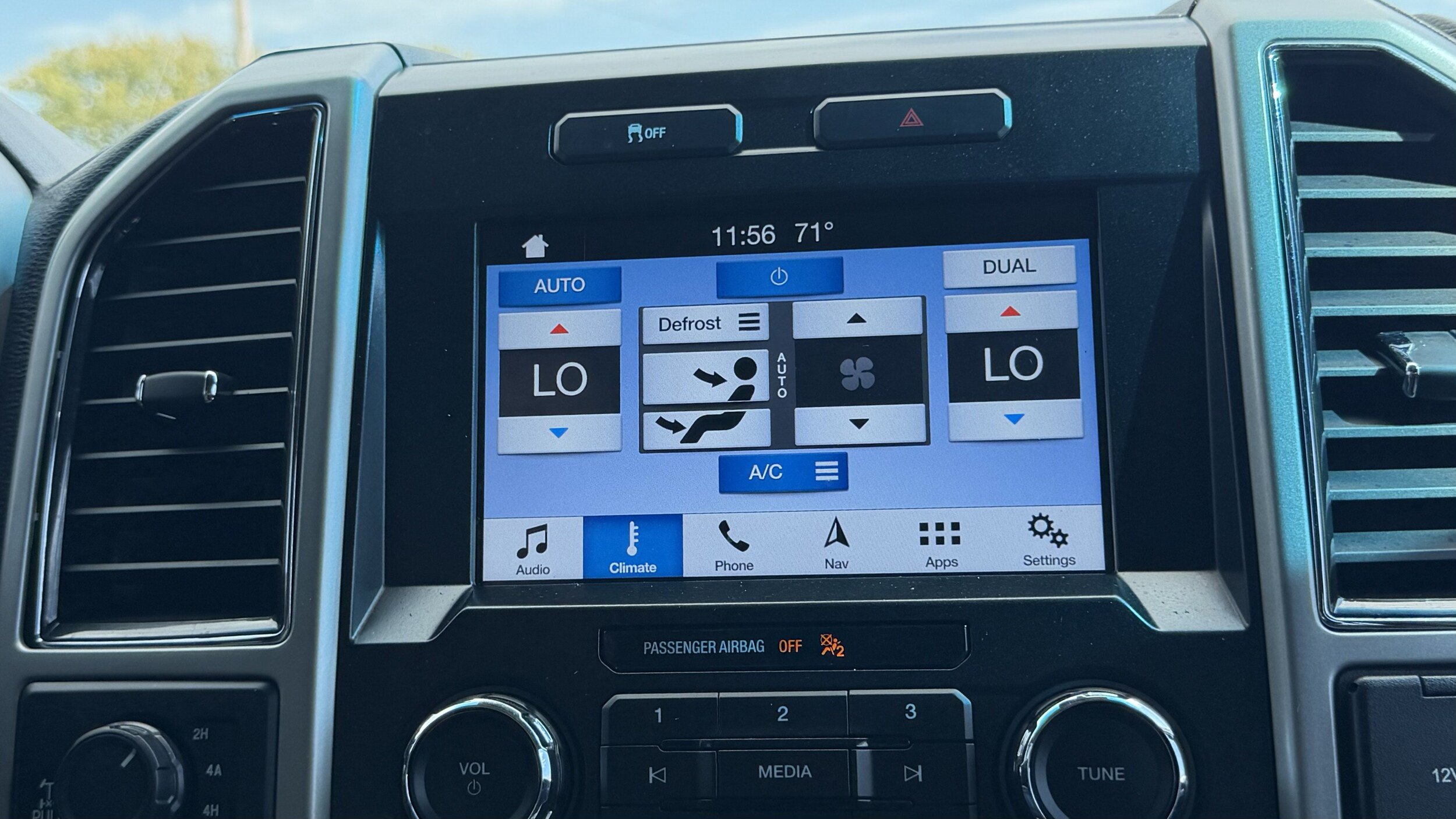 Certified 2017 Ford F150 Lariat AWD/4WD image 37