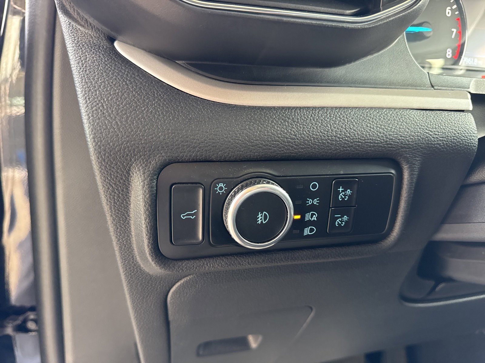 Certified 2023 Ford Explorer XLT w/ Equipment Group 202A image 27