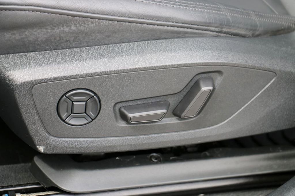 Used 2021 Audi Q3 2.0T Premium w/ Convenience Package AWD/4WD image 19