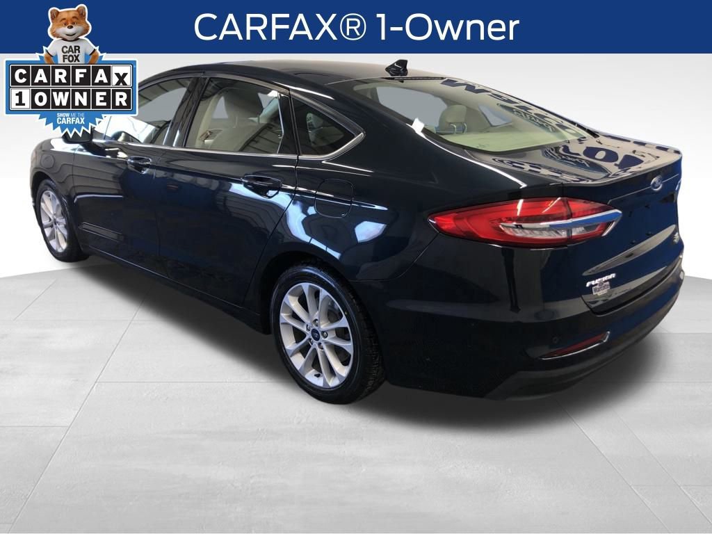 Certified 2020 Ford Fusion SE image 3