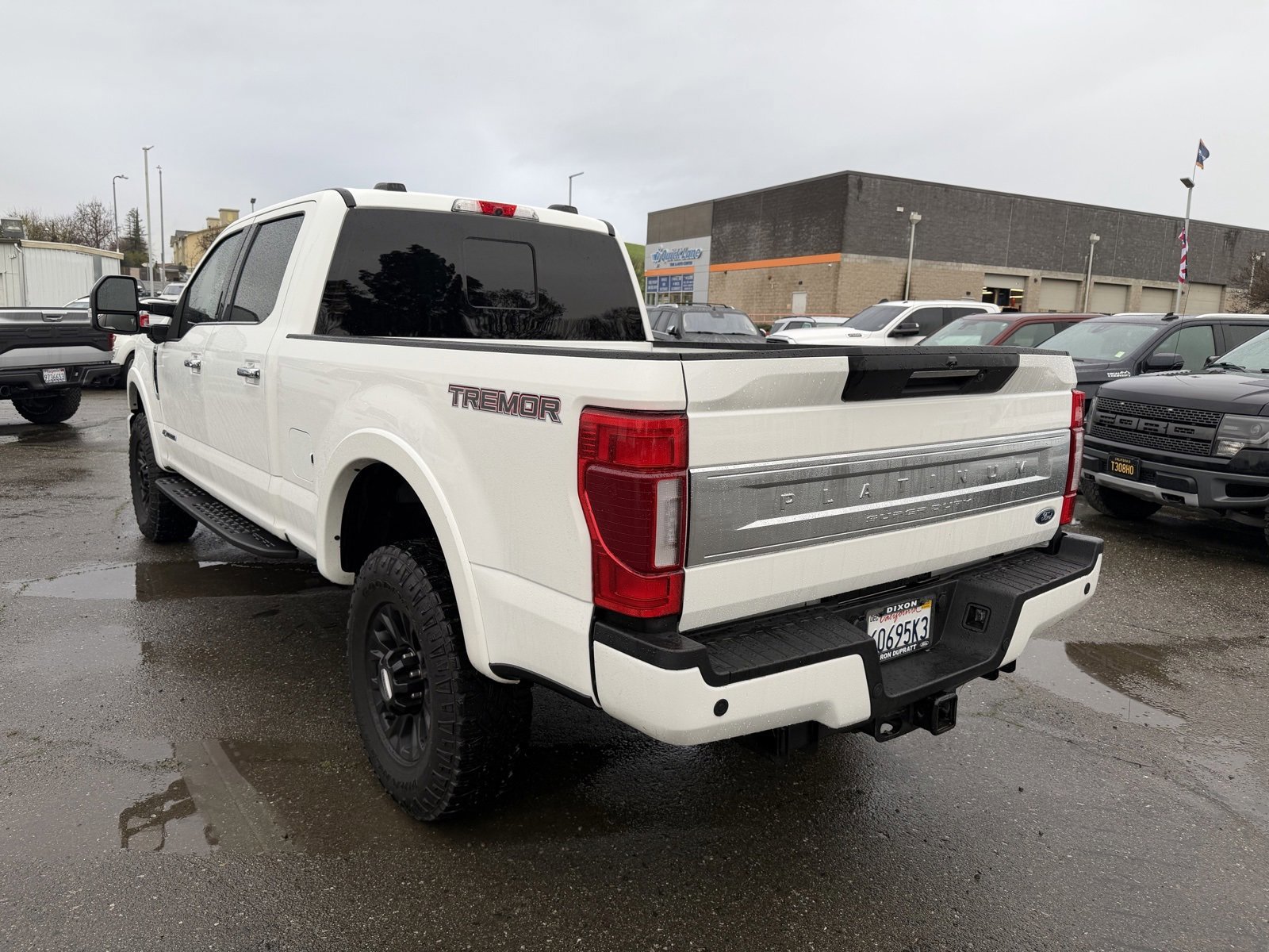 Certified 2022 Ford F350 Platinum w/ Tremor Off-Road Package image 3