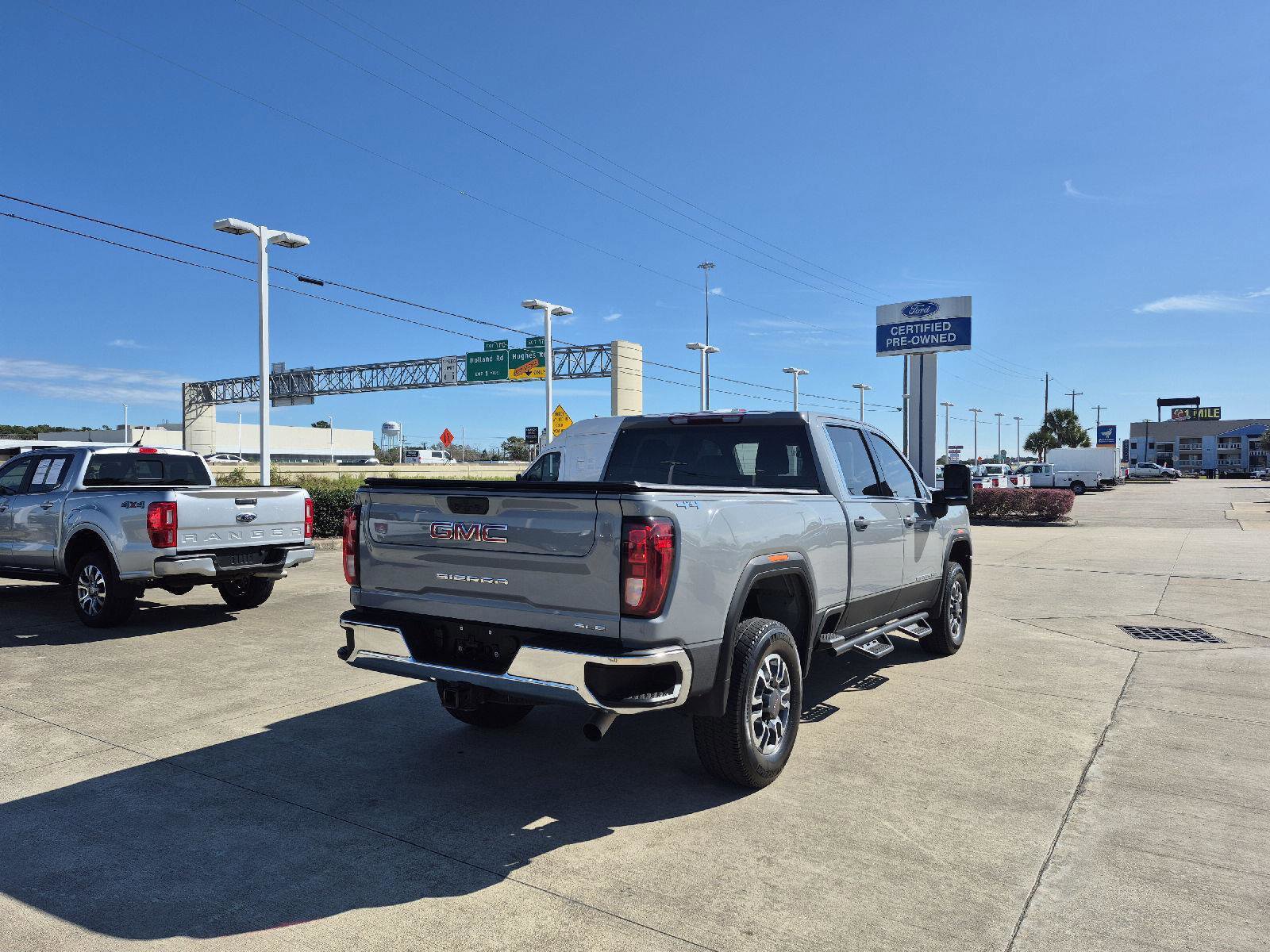 Used 2024 GMC Sierra 2500 SLE w/ SLE Value Package; image 4