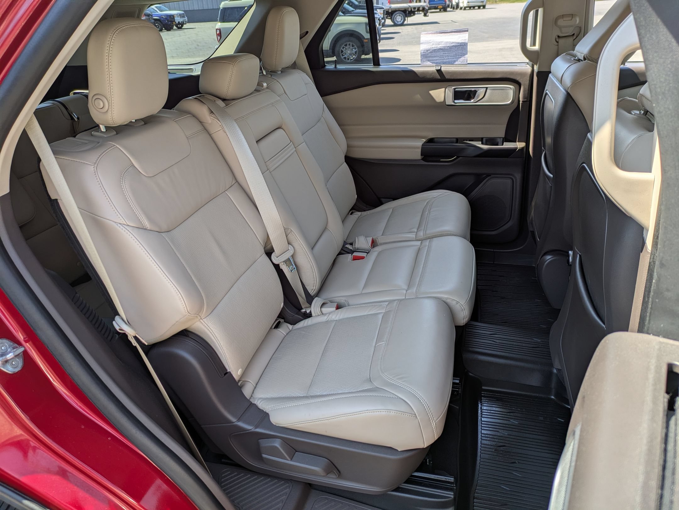 Certified 2020 Ford Explorer Platinum w/ Premium Technology Package AWD/4WD image 23