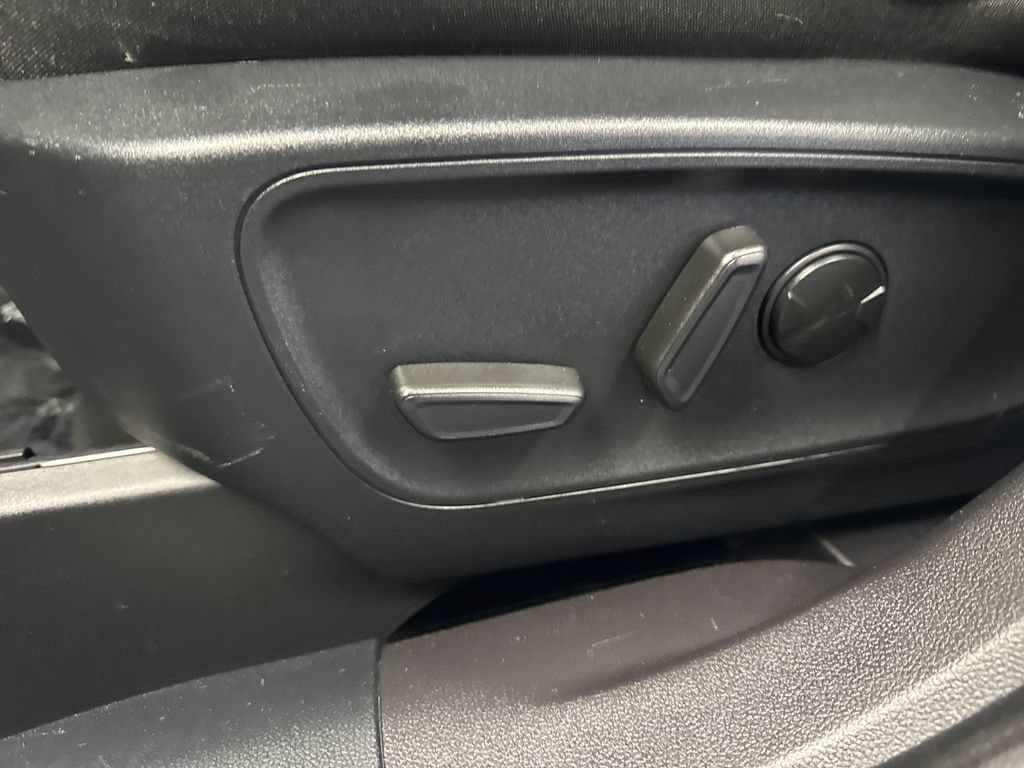 Certified 2024 Ford Escape Active AWD/4WD image 33
