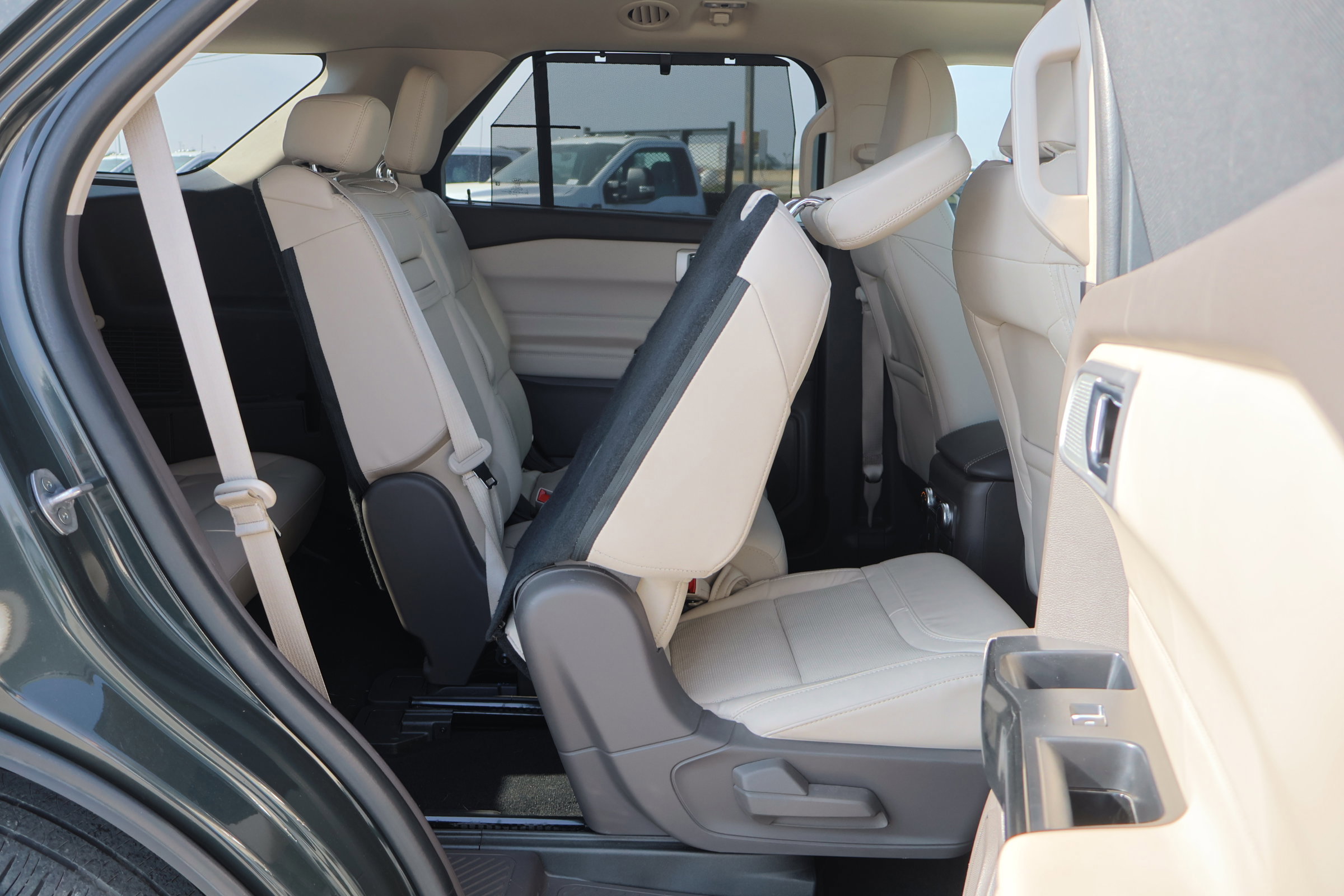 Certified 2022 Ford Explorer Platinum w/ Equipment Group 601A image 41