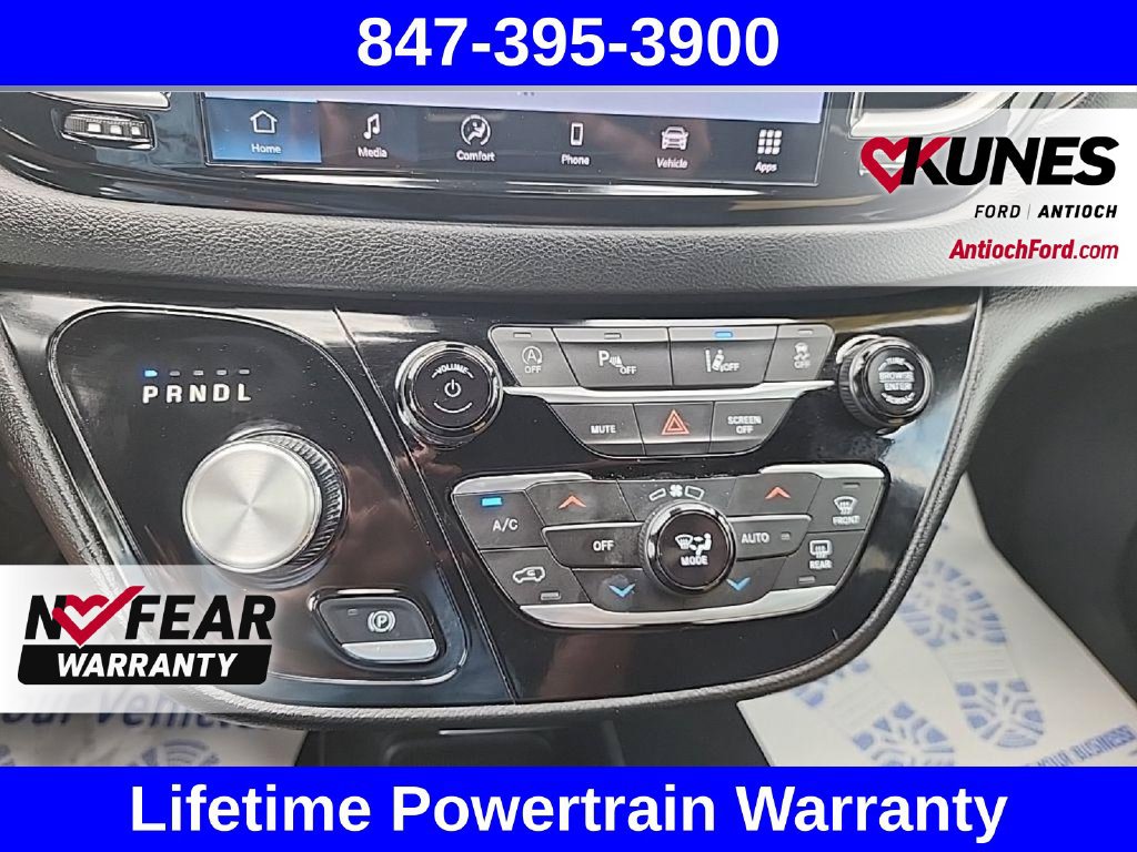 Used 2025 Chrysler Pacifica Select FWD image 29