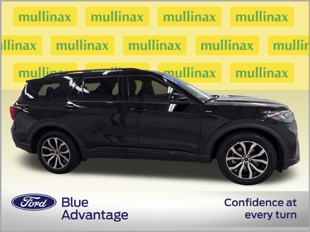 Certified 2025 Ford Explorer ST-Line RWD image 2