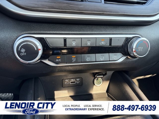 Used 2025 Nissan Altima 2.5 SV FWD image 26