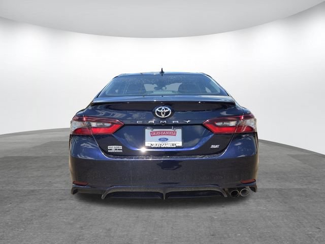 Used 2022 Toyota Camry SE FWD image 4