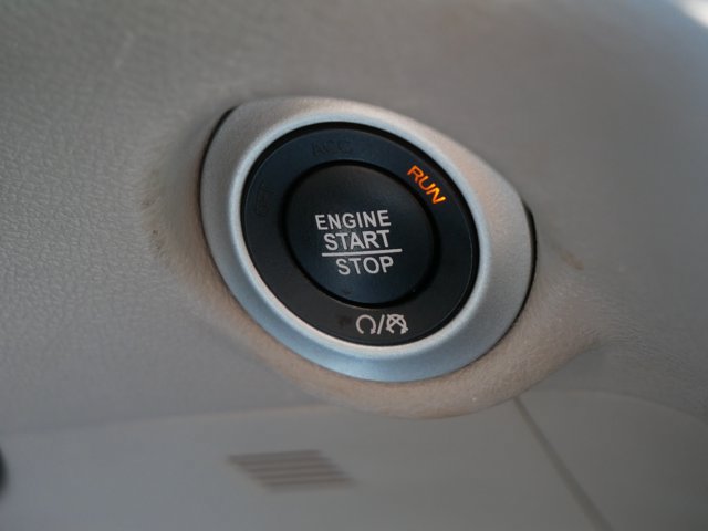 Used 2023 Chrysler Pacifica Touring-L FWD image 22