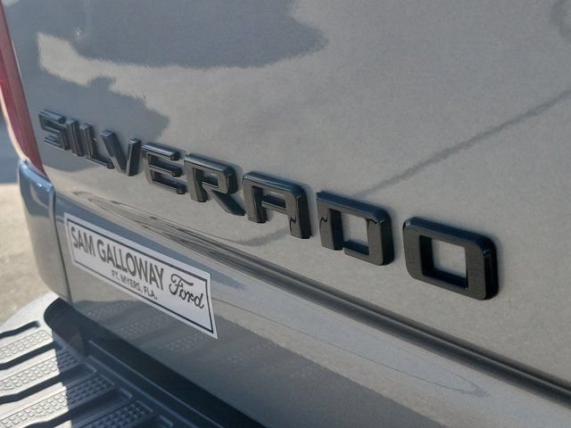 Used 2025 Chevrolet Silverado 2500 Custom w/ Custom Blackout Package AWD/4WD image 8