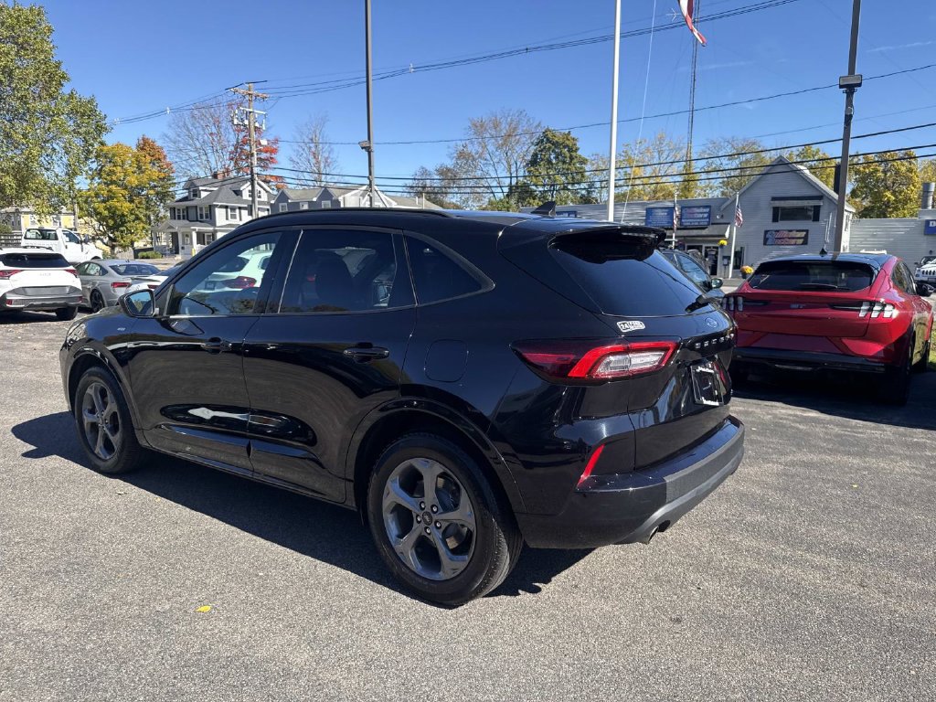 Certified 2023 Ford Escape ST-Line AWD/4WD image 3