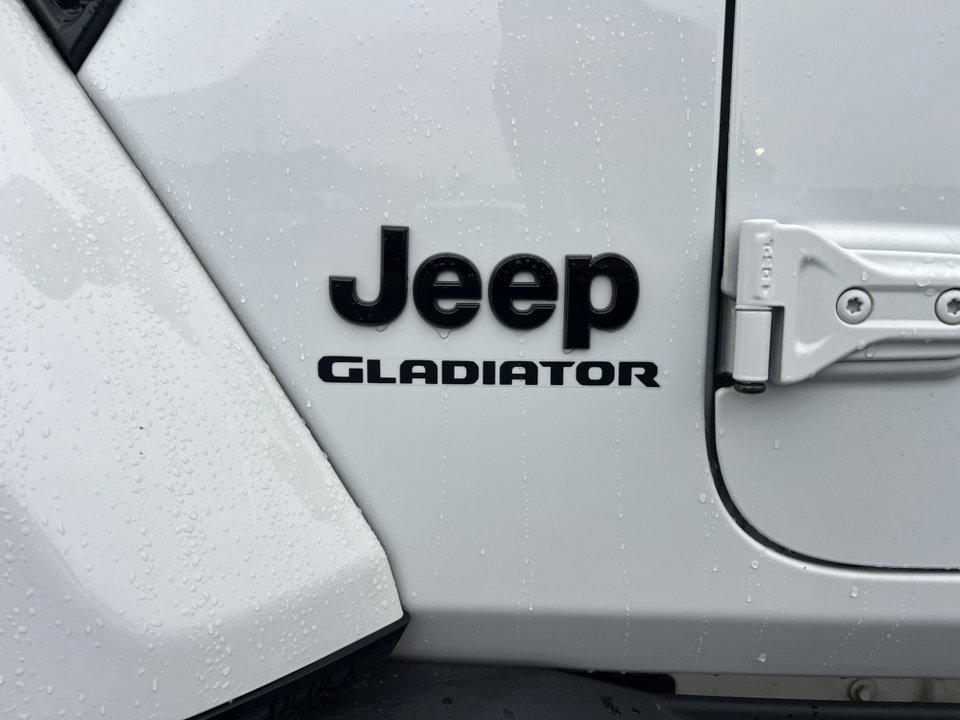 Used 2021 Jeep Gladiator Overland image 9